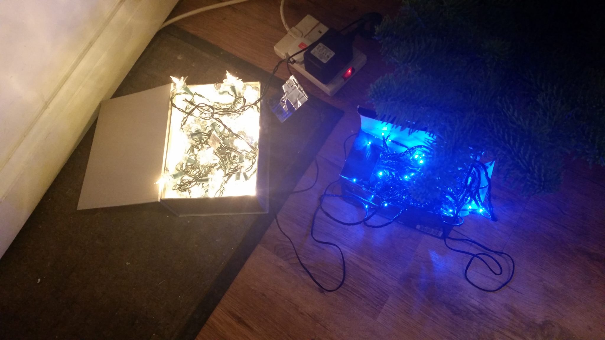 5. Test your lights work {I like to use 2 different types, one which flashes in different ways and one pretty flower string for decoration}