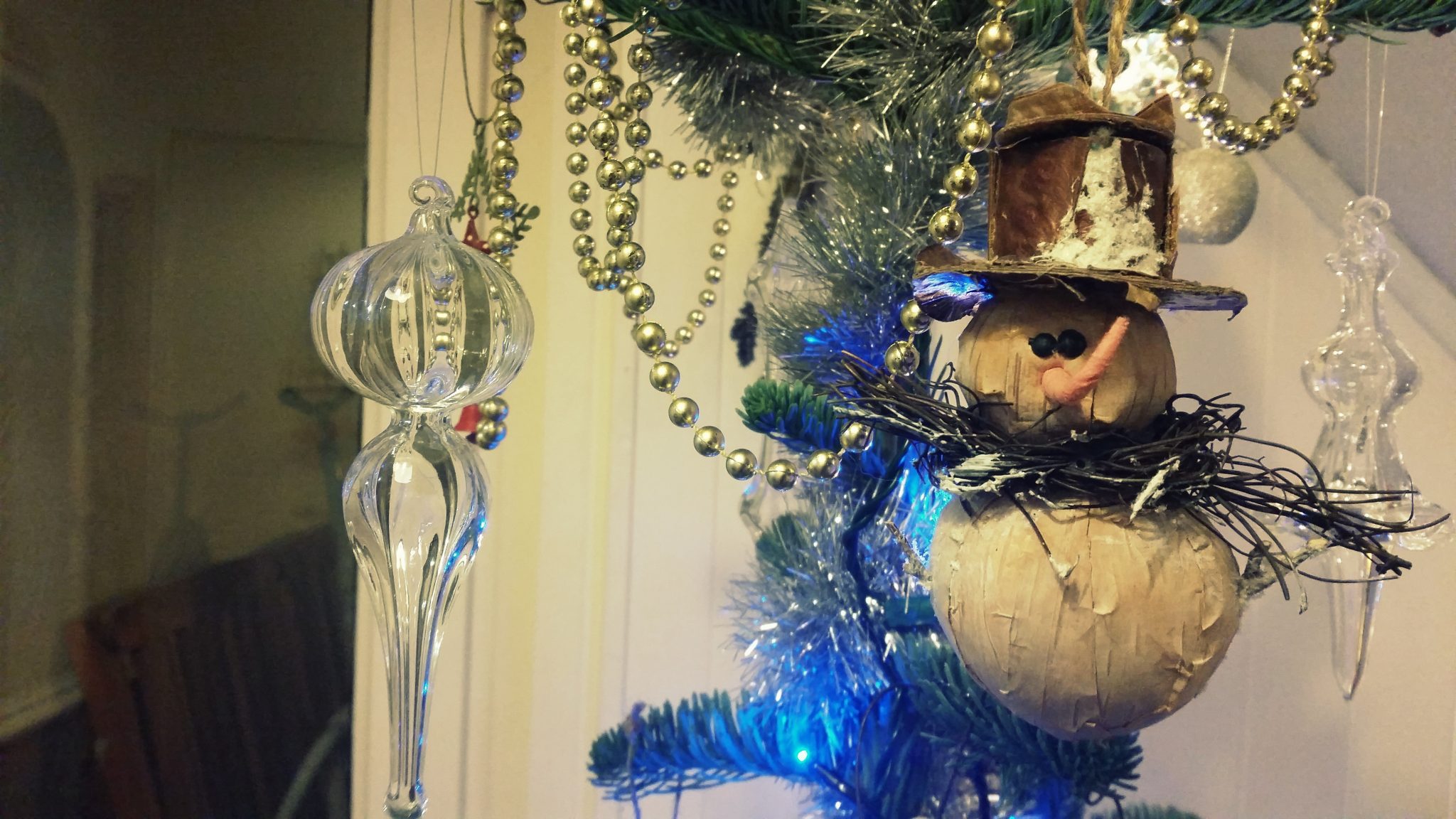 This rather lovely snowman was a gift from my sister Kirsty :)
