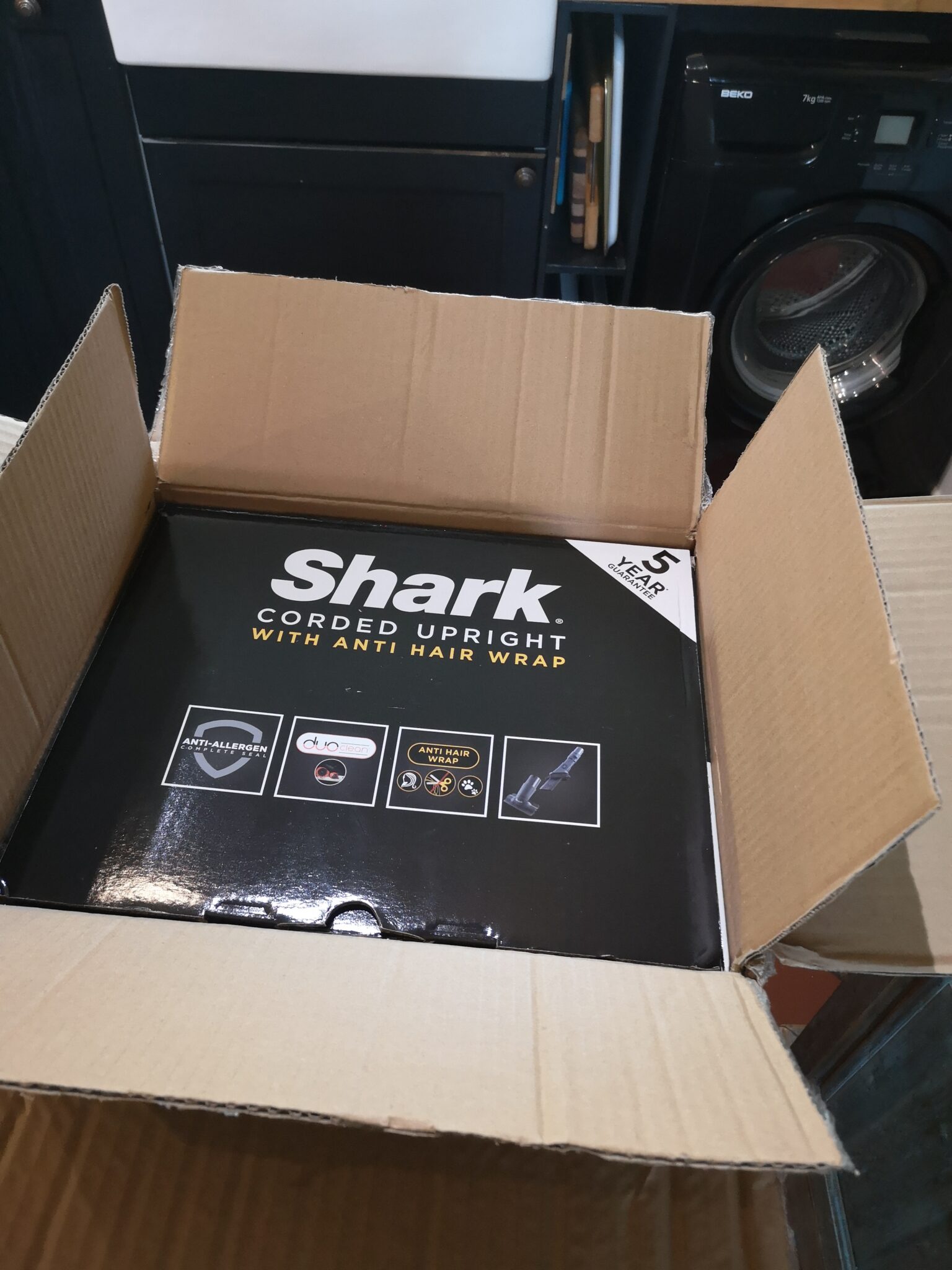 JamJarGill: Shark DuoClean Powered Lift-Away with Anti-Hair Wrap Technology {product review}