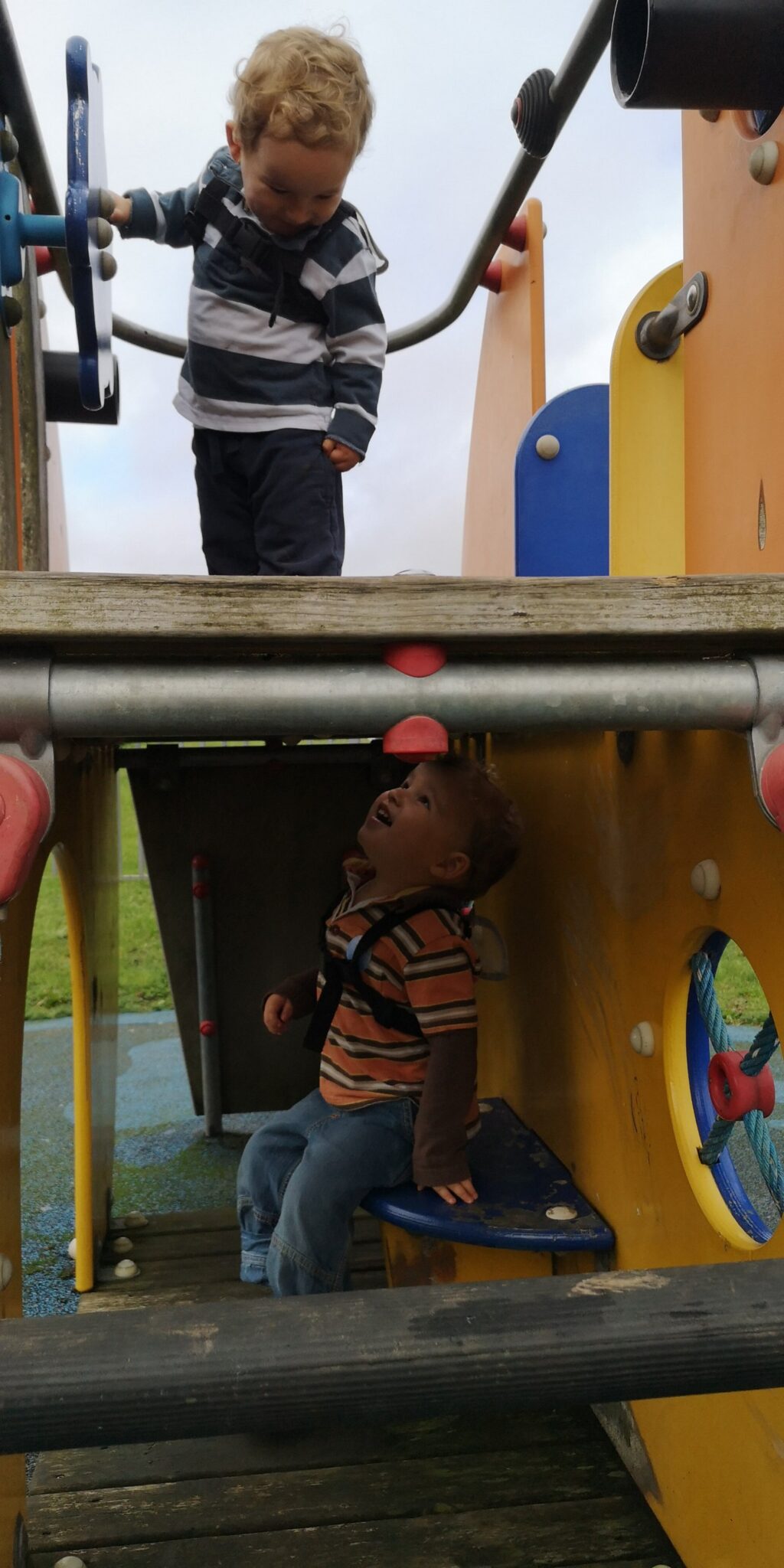 Station Road Play Park, Flitwick, Bedfordshire - JamJarGill
