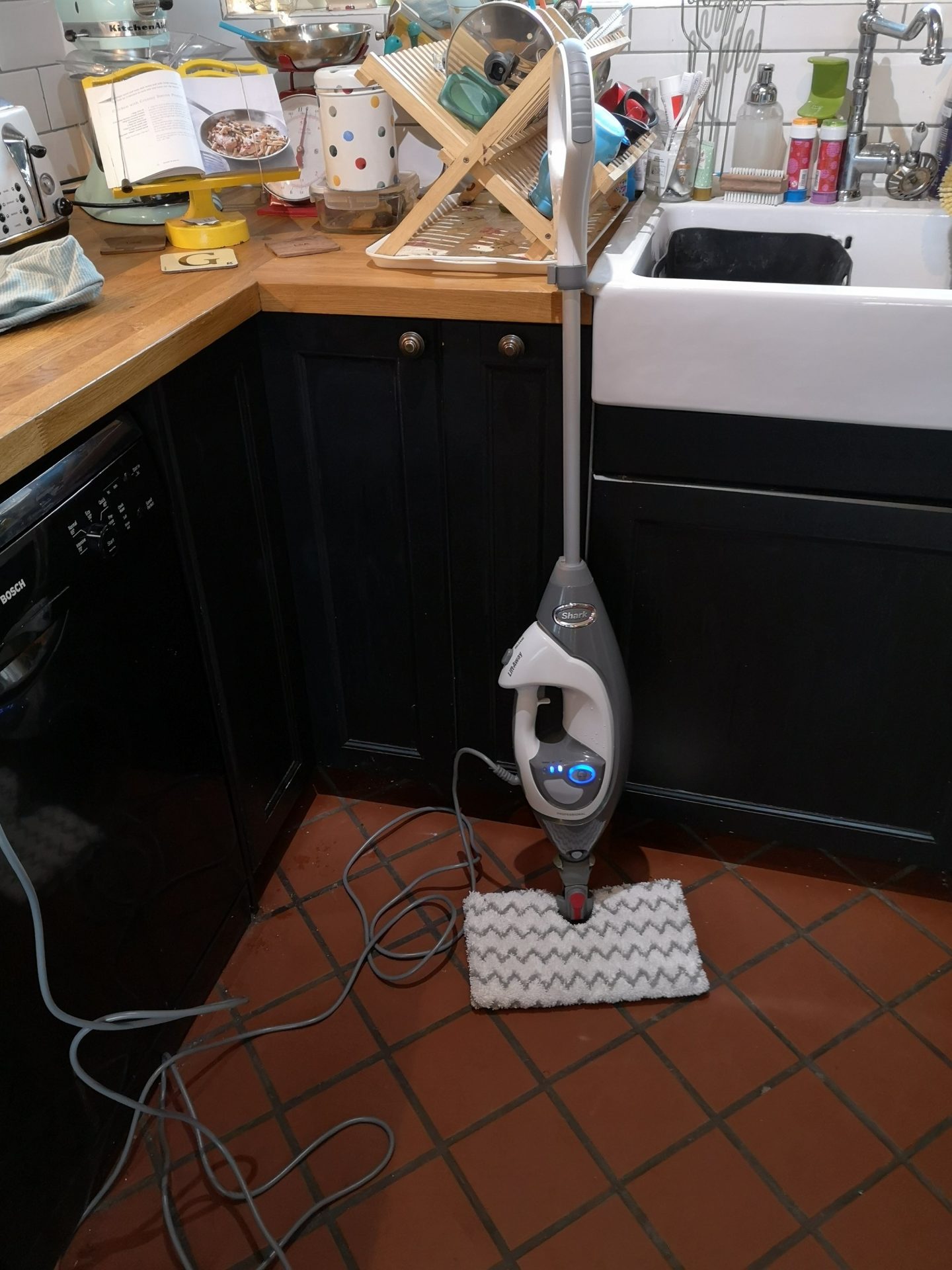 JamJarGill: Shark Floor & Handheld Steam Cleaner S6005UK {product review}