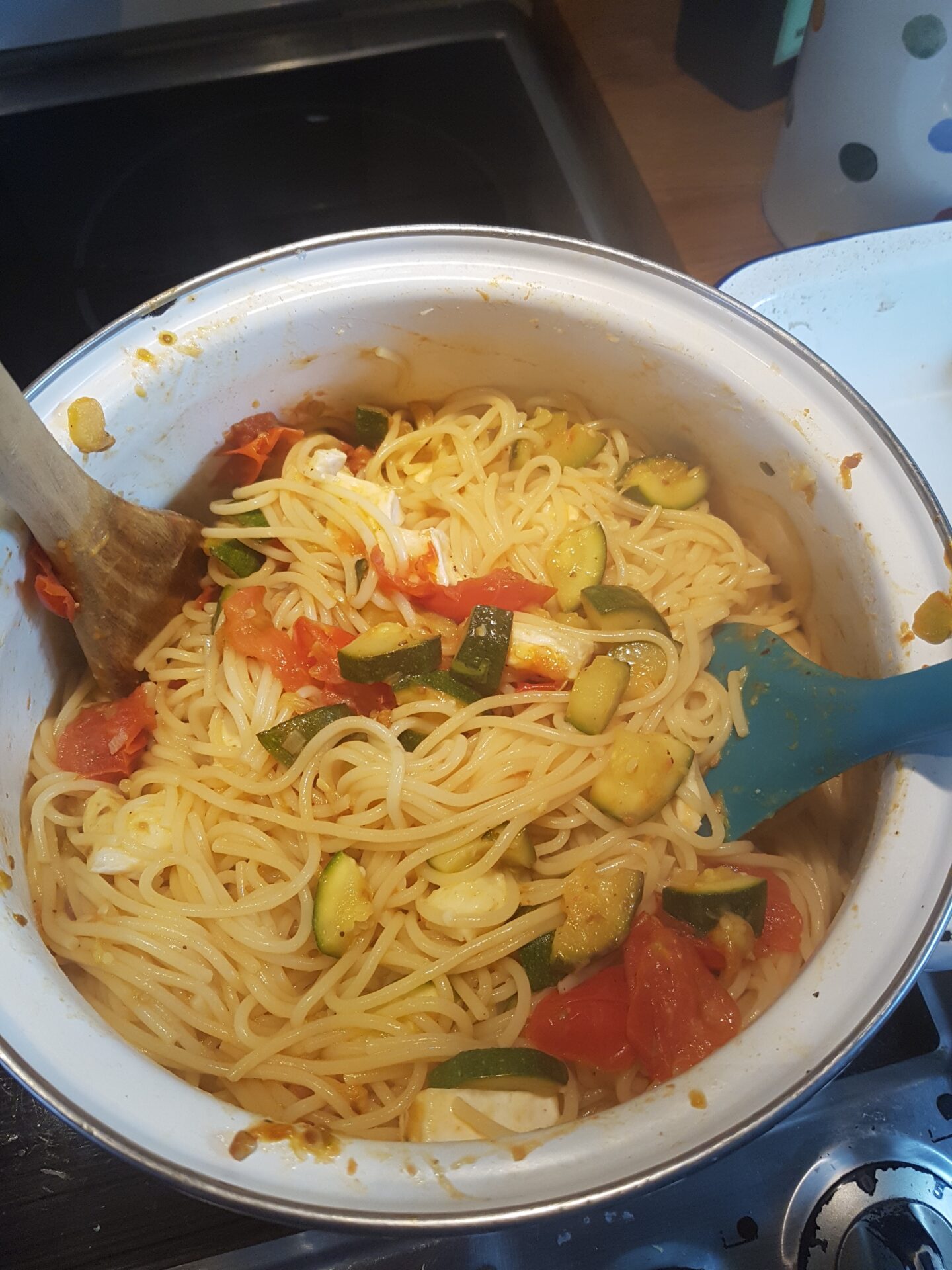 Brie & Tomato Spaghetti